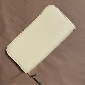 White Wallet